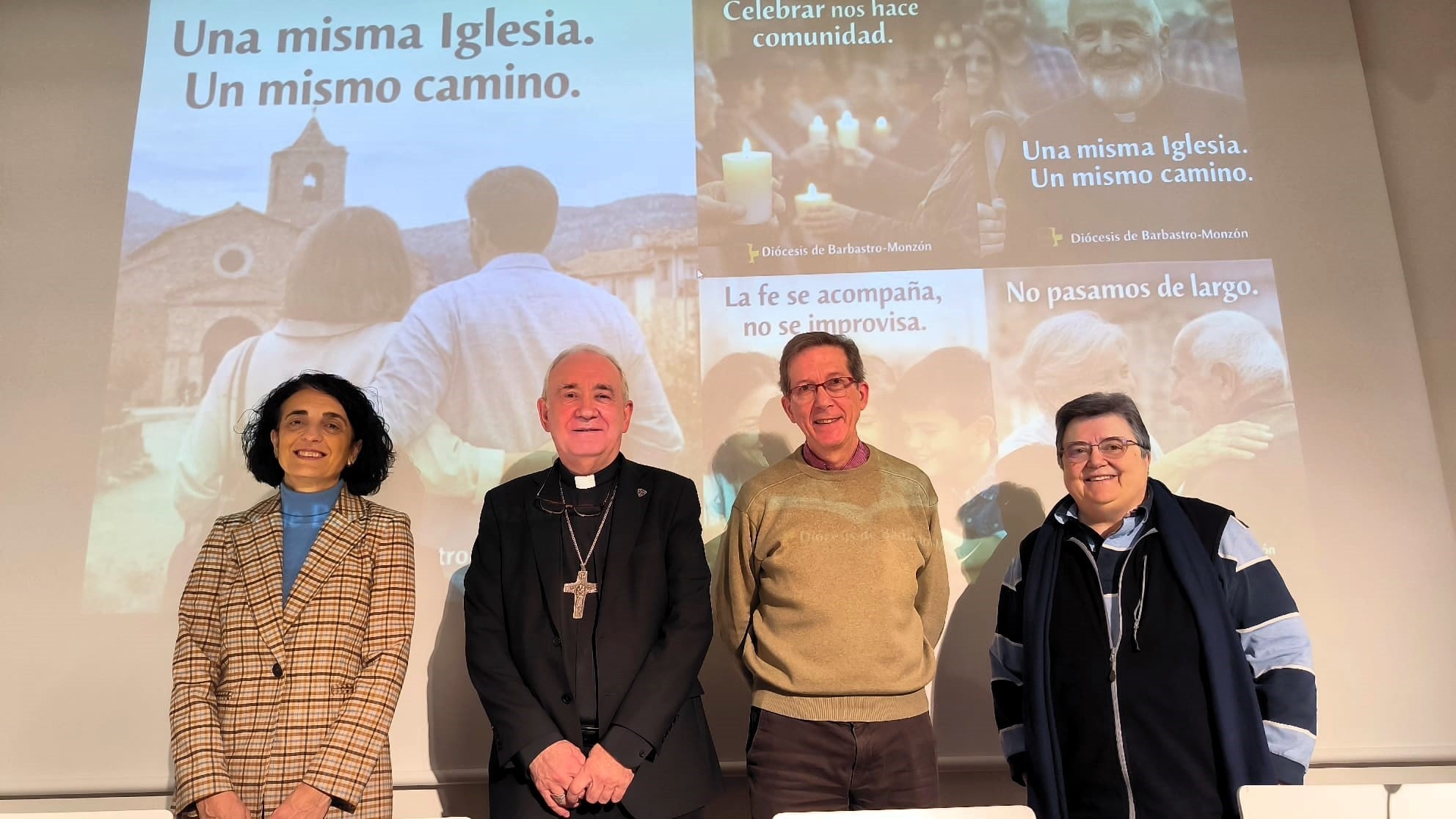 Foto de familia tras la presentación del nuevo Directorio de criterios pastorales