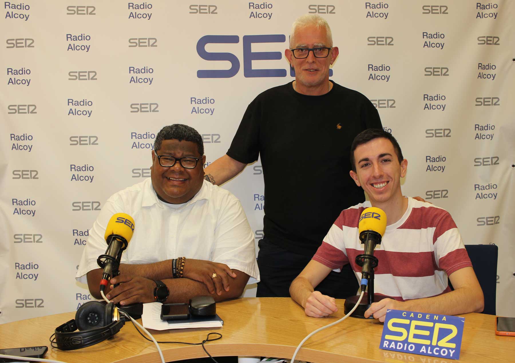 Jesús Fuentes Popa, Ginés García y Carlos Pérez, en el estudio central de Radio Alcoy