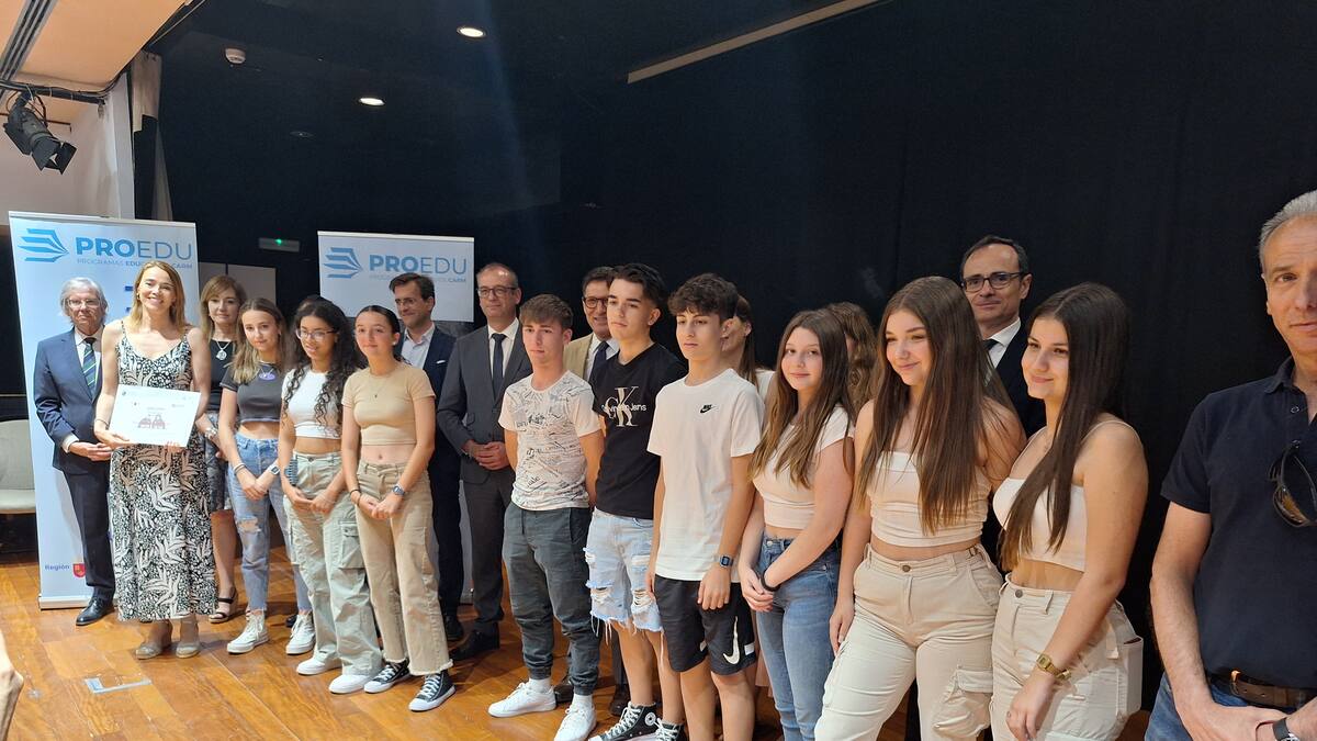 Celebramos 18 años del programa 'Educando en Justicia' con los magistrados Joaquín Ángel de Domingo y Rafael Romero y los jueces de paz educativos David y Marta