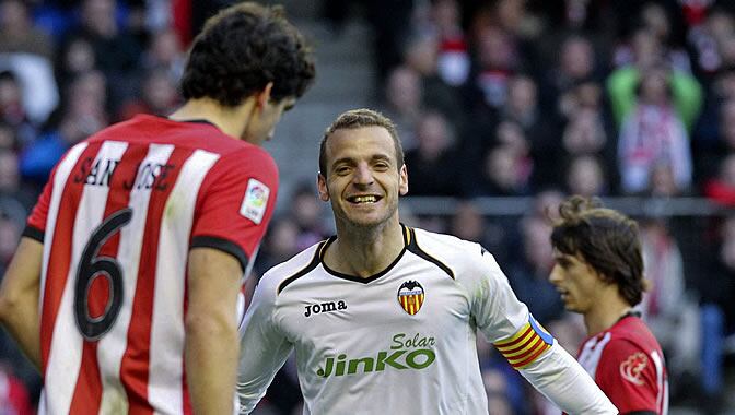 Soldado celebra su primer gol en San Mamés