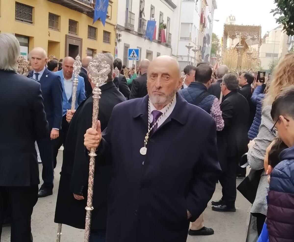 José María Ruiz Romero &#039;Rosco&#039;, ante el palio de la Virgen del Patrocinio en su última salida extraordinaria