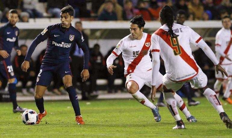 Augusto Fernández, con el balón