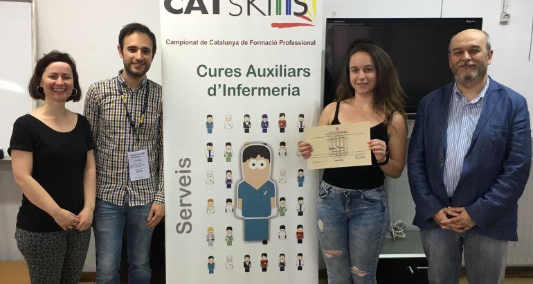 Foto de l'entrega del guardó a Sara Ferré de CatSkills