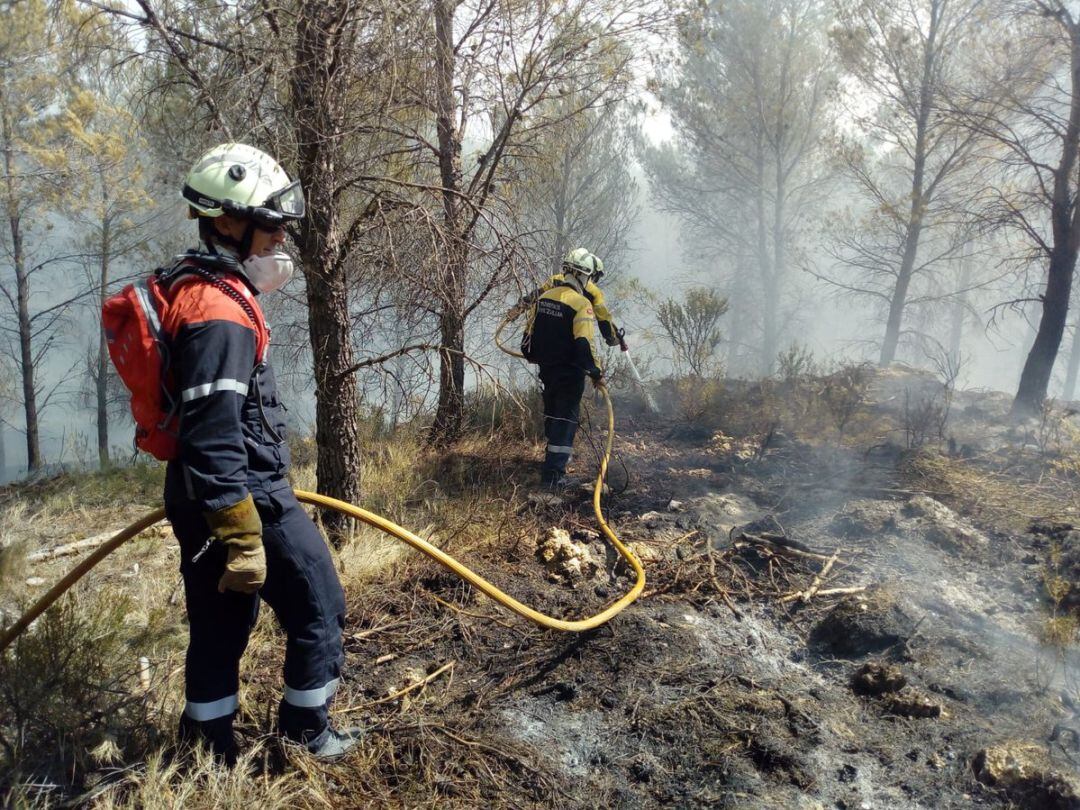 Trabajo de extinción del incendio en Tafalla