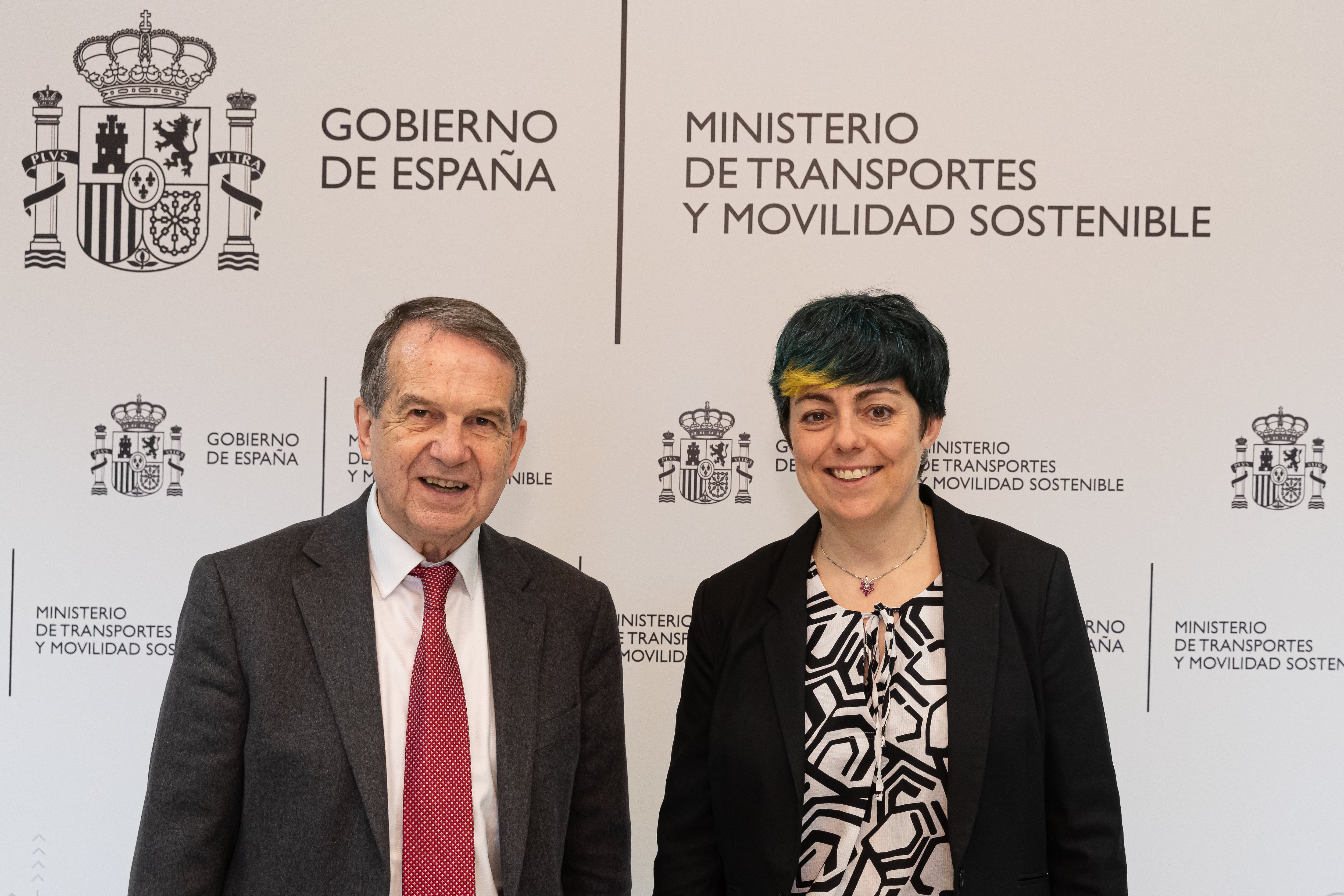 Abel Caballero, alcalde de Vigo, y Marta Elia Serrano, secretaria de Estado de Transporte Terrestre