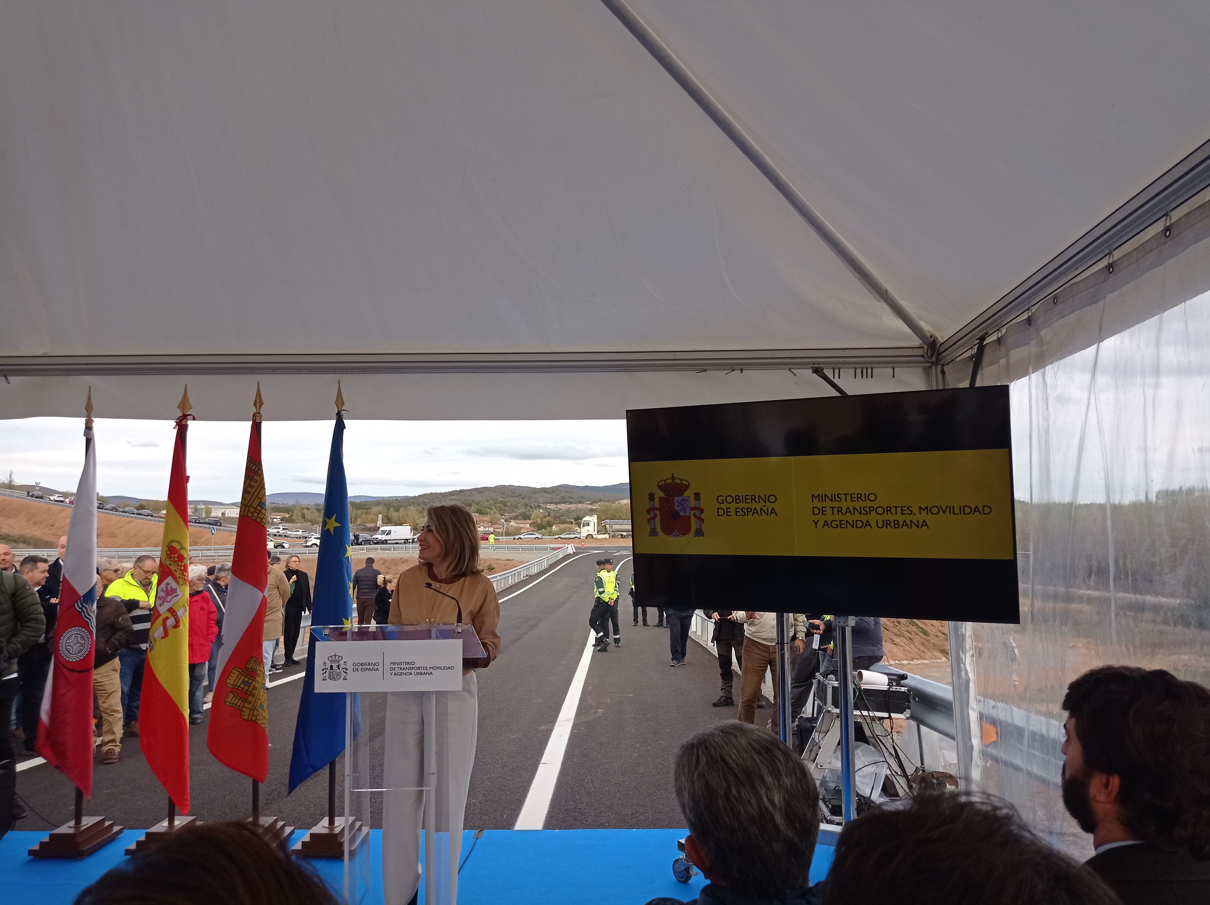 La ministra de Transportes, Raquel Sánchez, en la inauguración del nuevo acceso a la A-67 en Quintanilla de las Torres