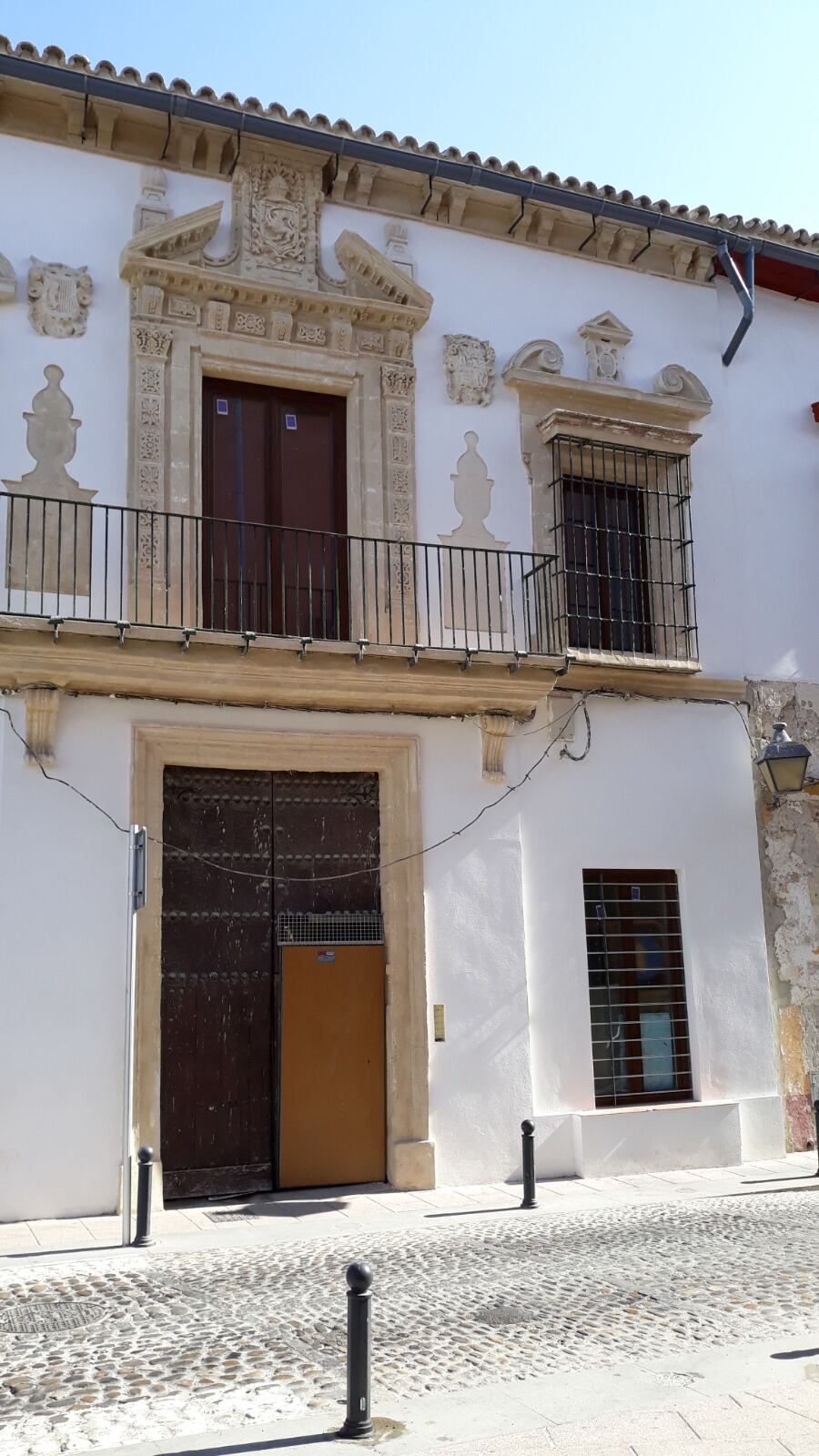 Fachada del Palacio Ramón de Cala.