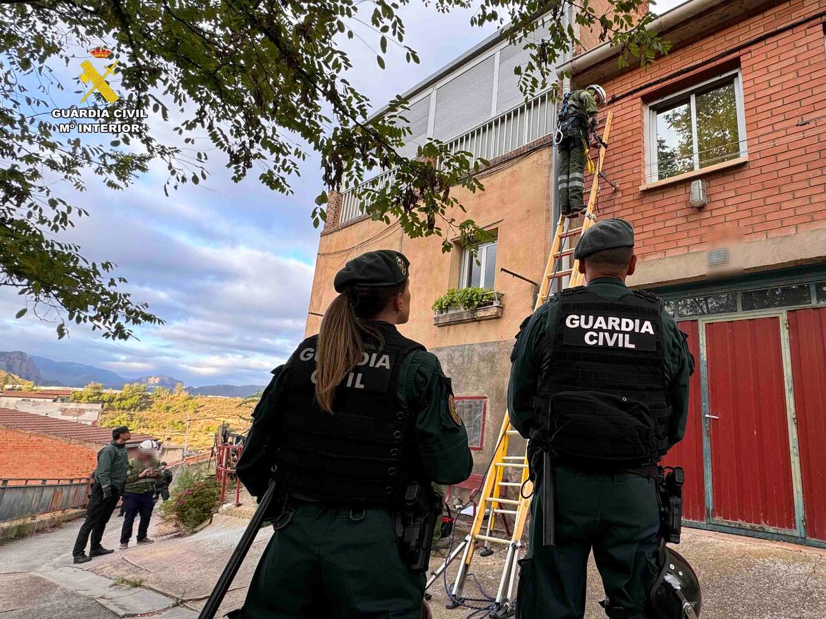 La operación 'Apaga y vámonos' detecta 7 viviendas de Albelda con conexión ilegal a la luz