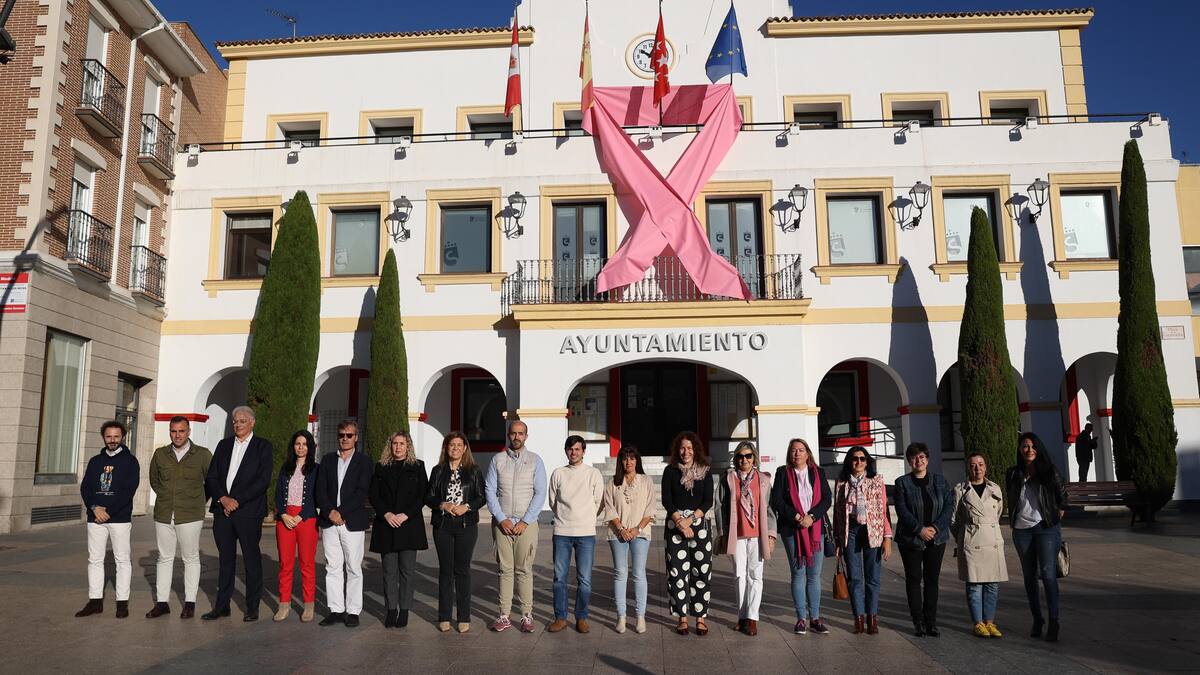 Entrevista a Natalia Morales, coordinadora de Alianzas Estratégicas de GEICAM, sobre una charla en Sanse con motivo del Día Mundial contra el Cáncer de Mama