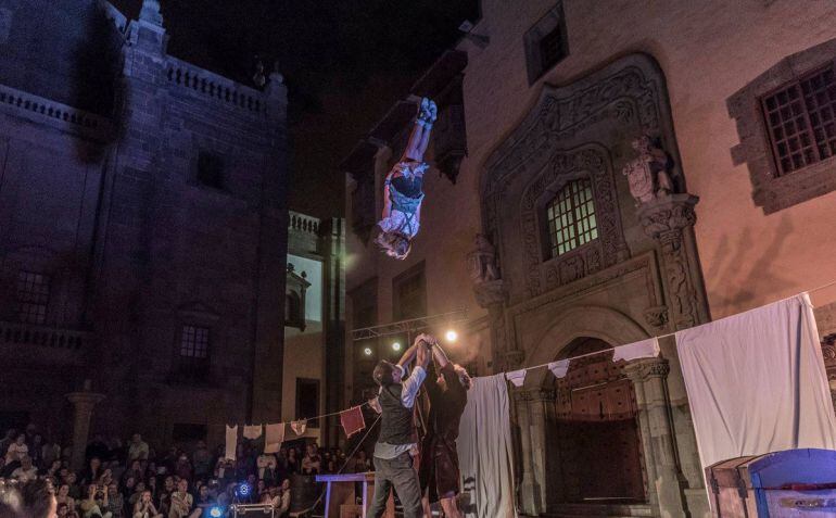 Pinos Puente apuesta por el teatro en la calle