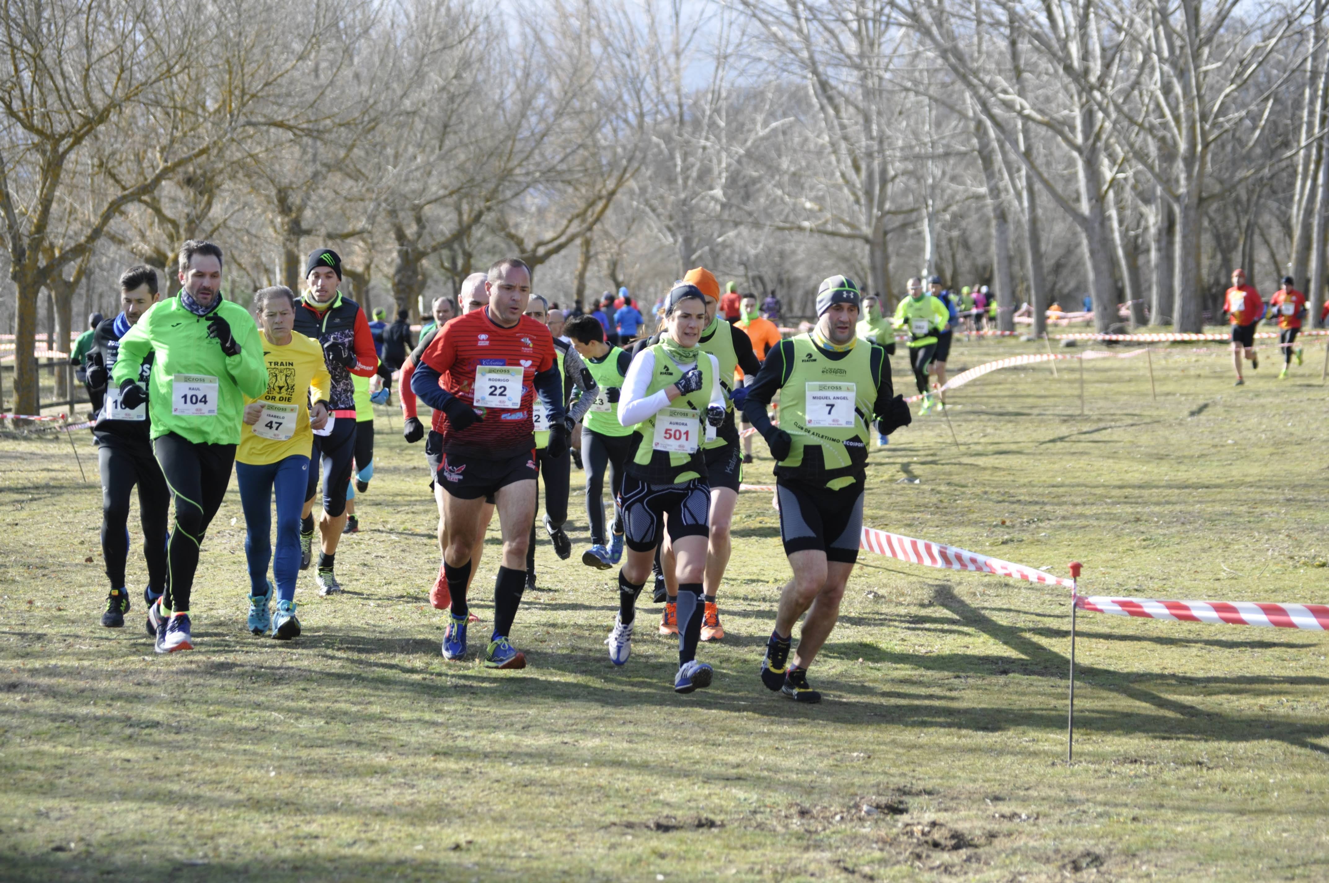 Participantes en una edición anterior del Cross Ciudad de Ávila