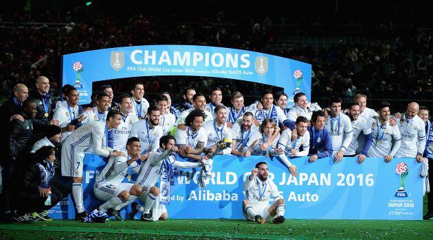 Los jugadores del Real Madrid celebran el título del Mundial de Clubes del pasado año