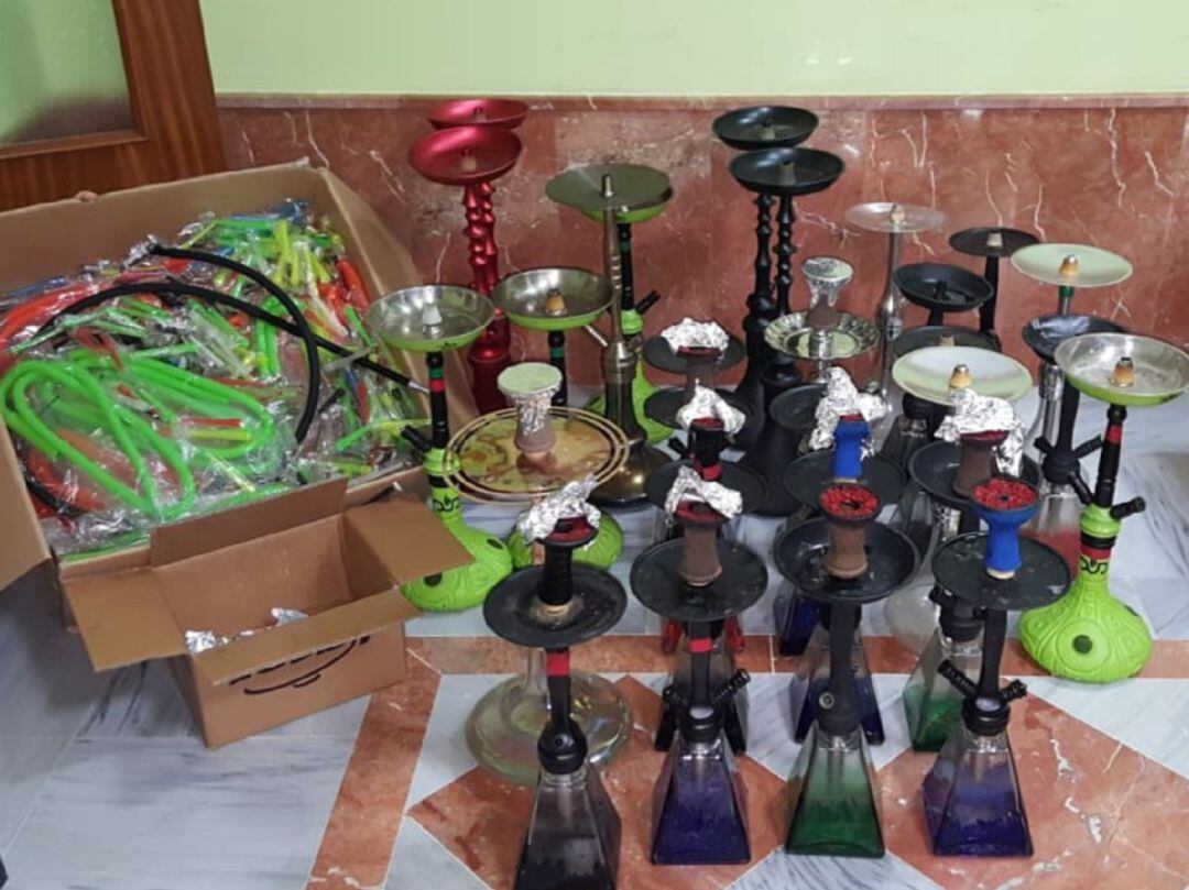 Cachimbas intervenidas por la Policía Local.
