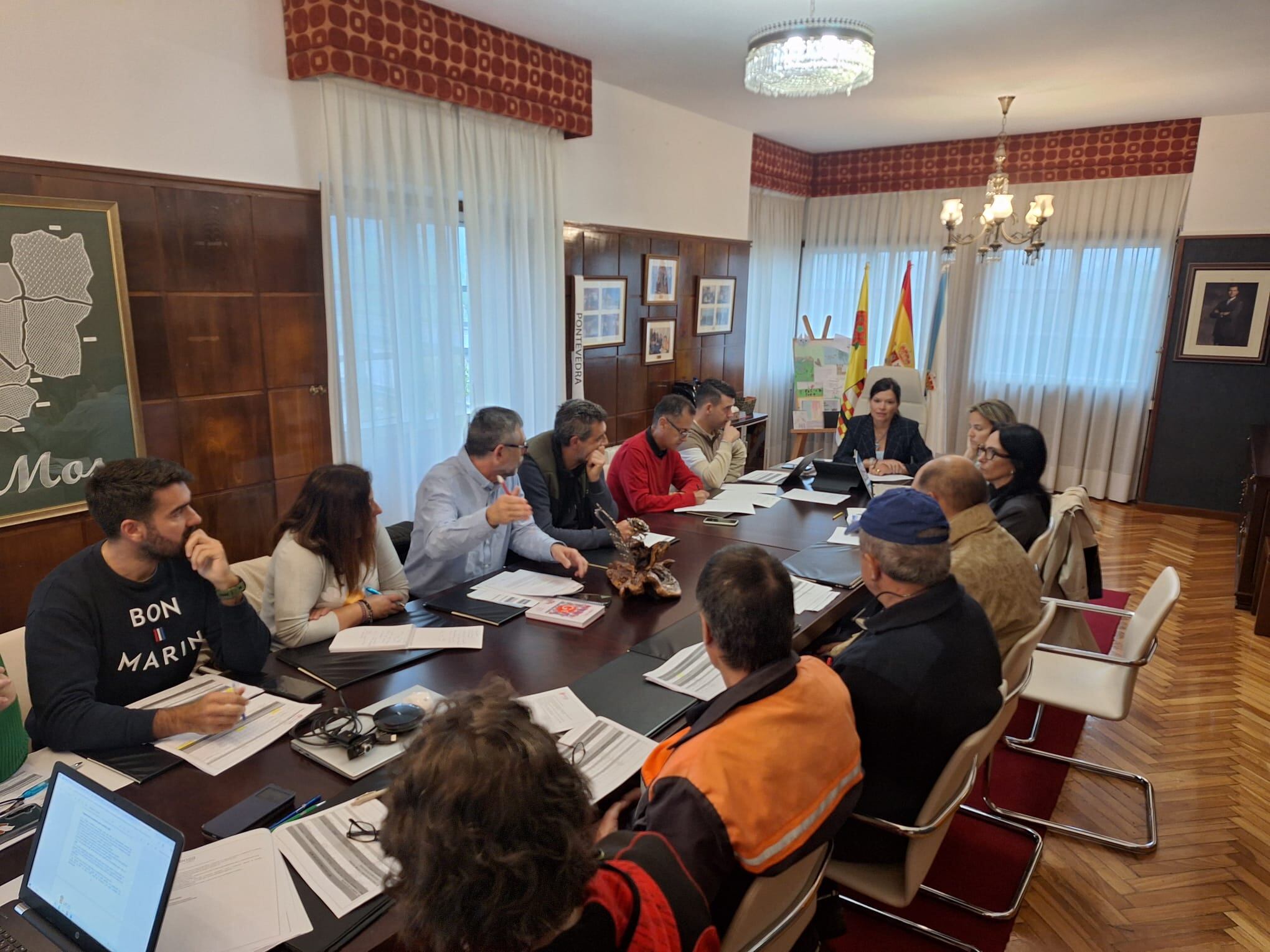 El concello de Mos avanza en la actualización de la Relación de Puestos de Trabajo para el presupuesto de 2026