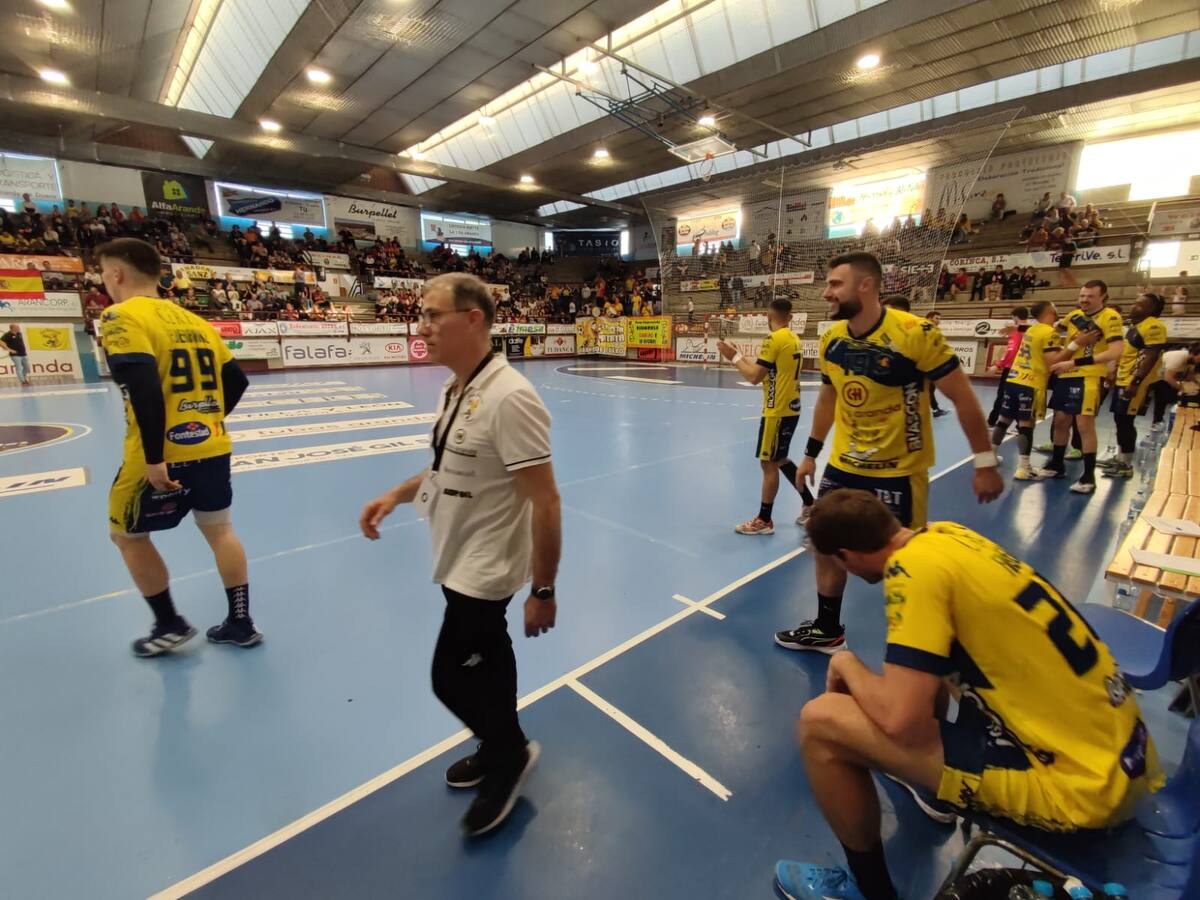 Tubos Aranda recupera la sonrisa (35-30)