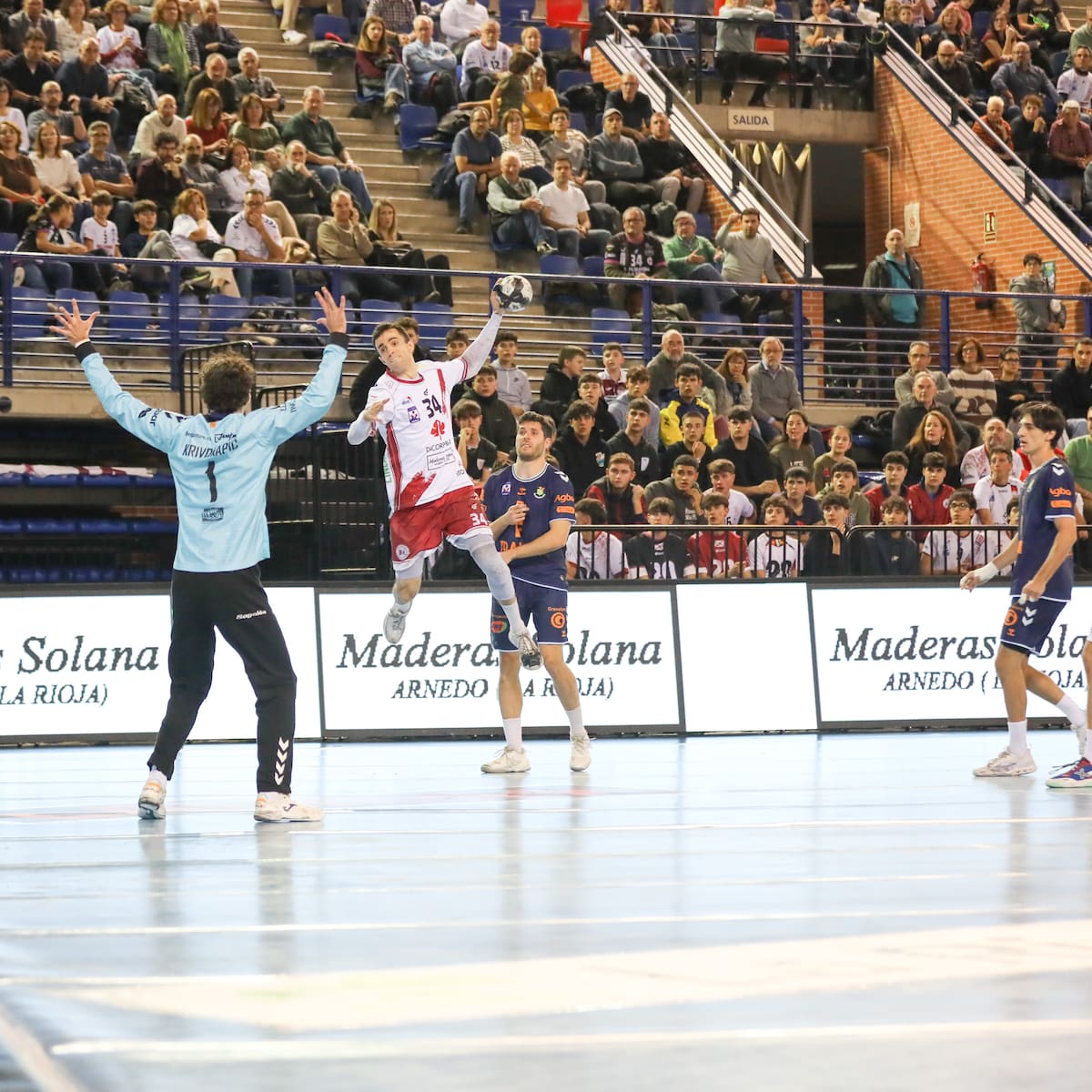 David Cadarso: "Si de verdad queremos estar arriba también tenemos que ganar en pistas como Irún"