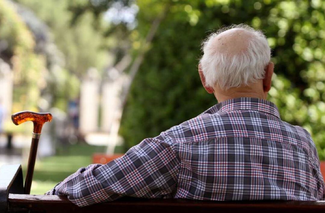 Anciano en una residencia
