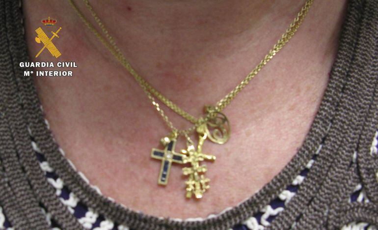 Se incrementa el robo de joyas mediante el "método del abrazo". Las víctimas suelen ser personas mayores.