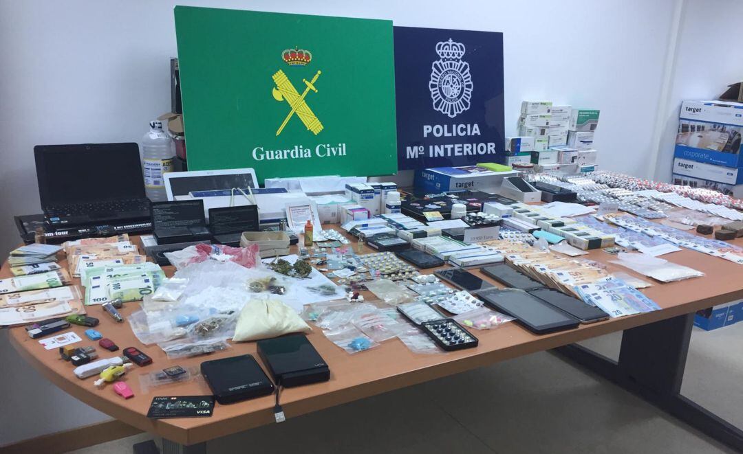 Desarticulada una red nacional que vendía medicamentos de forma ilegal desde Marín y Vilagarcia