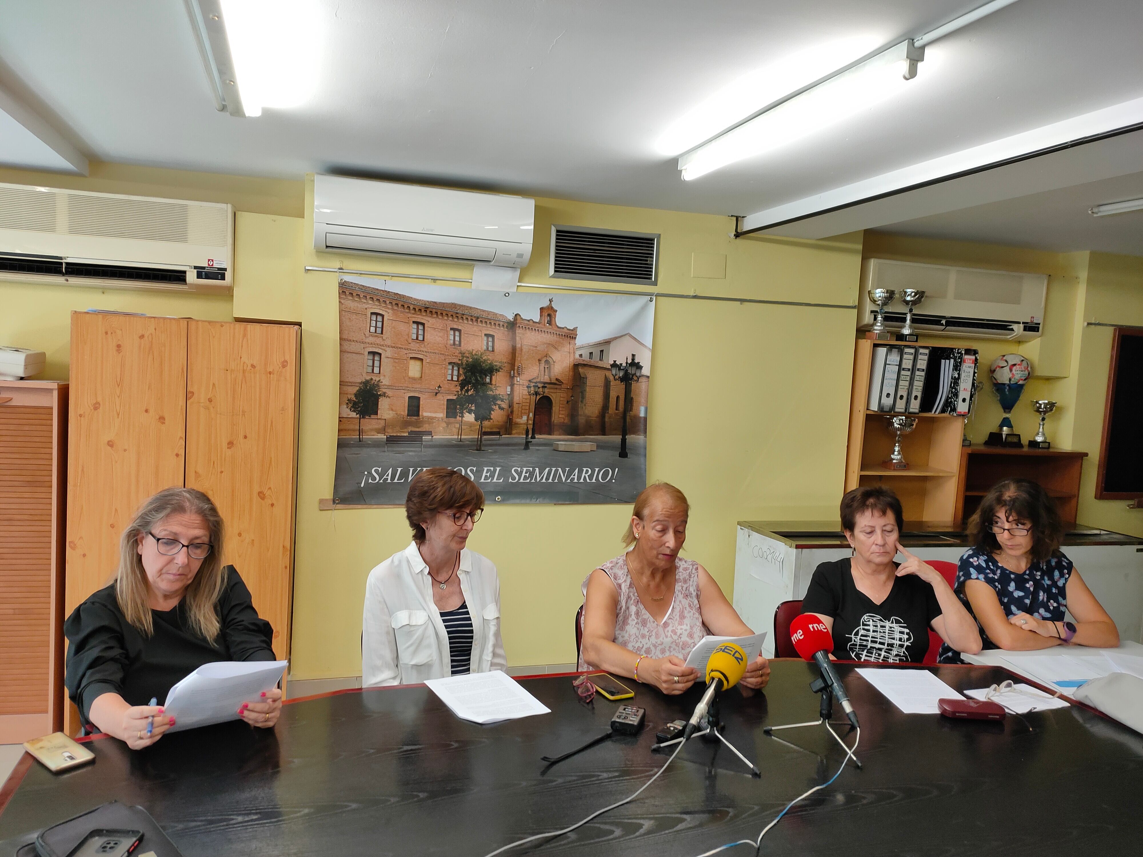 Miembros de la Plataforma en Defensa del Patrimonio de Huesca