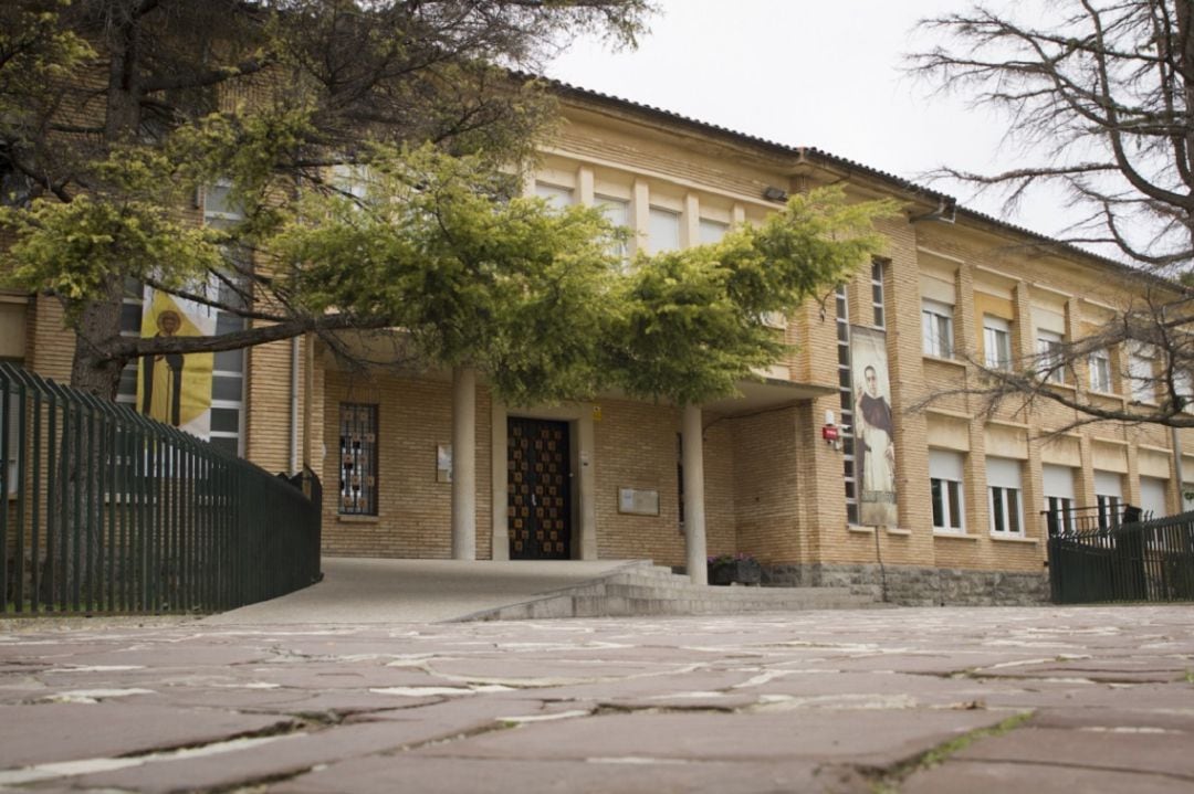 Fachada del colegio la Anunciata de Tudela