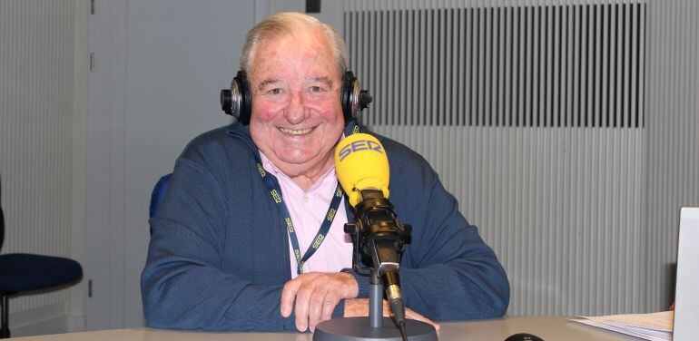 El presentador Ramón Sánchez Ocaña en 'Hoy por hoy' con Gemma Nierga. 