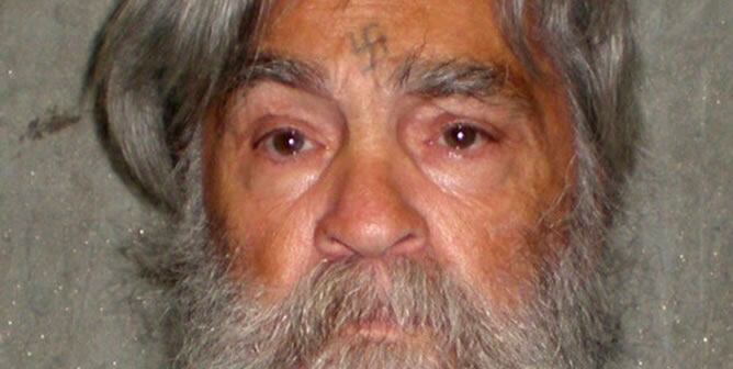 El conocido criminal estadounidense Charles Manson, de 77 años,  fue sentenciado a muerte en 1971 como responsable de la muerte de nueve personas