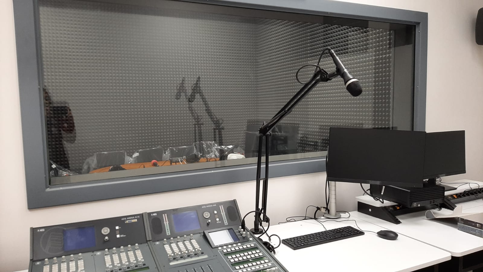 Mudanza en la Facultad de Filosofía y Letras de Zaragoza: estudios de radio