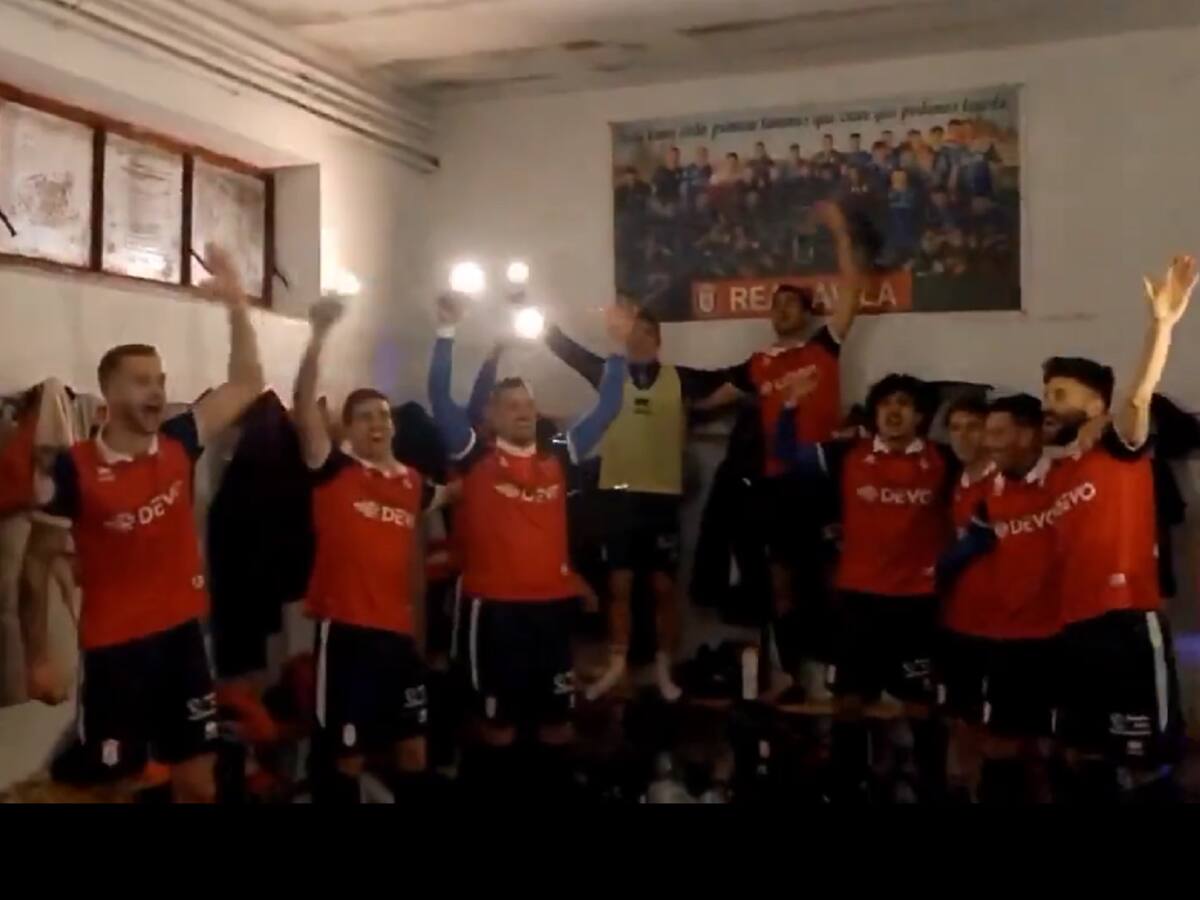 La celebración del Real Ávila, a ritmo de La Oreja de Van Gogh, se vuelve viral