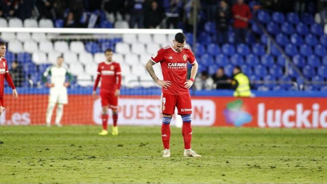 Álvaro Vázquez desoladó tras encajar el tercer gol en Riazor