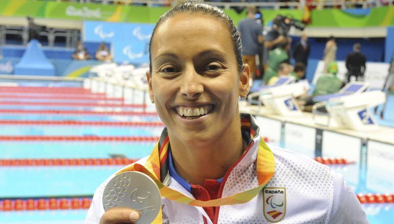 Teresa Perales, con la medalla de plata