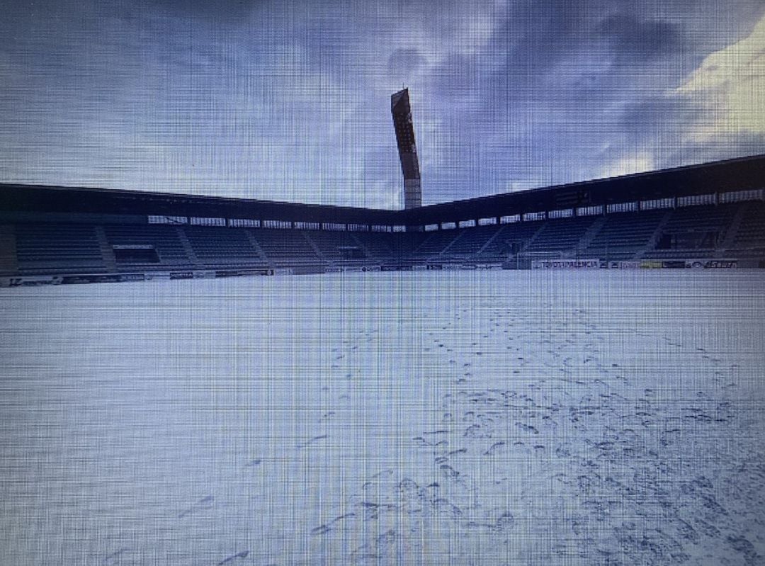 Estadio de La Balastera totalmente cubierto de nieve