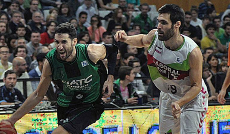 Vidal y San Emeterio en el partido de Badalona.