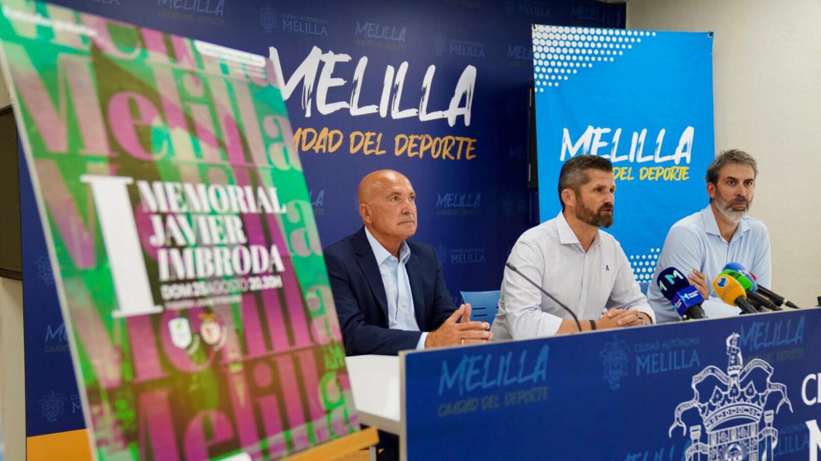 Representantes del Unicaja y de Melilla, durante el acto
