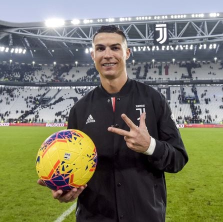Cristiano celebra su triplete al Cagliari.