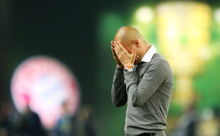 Guardiola llorando tras ganar la DFB Pokal en 2016 con el Bayern