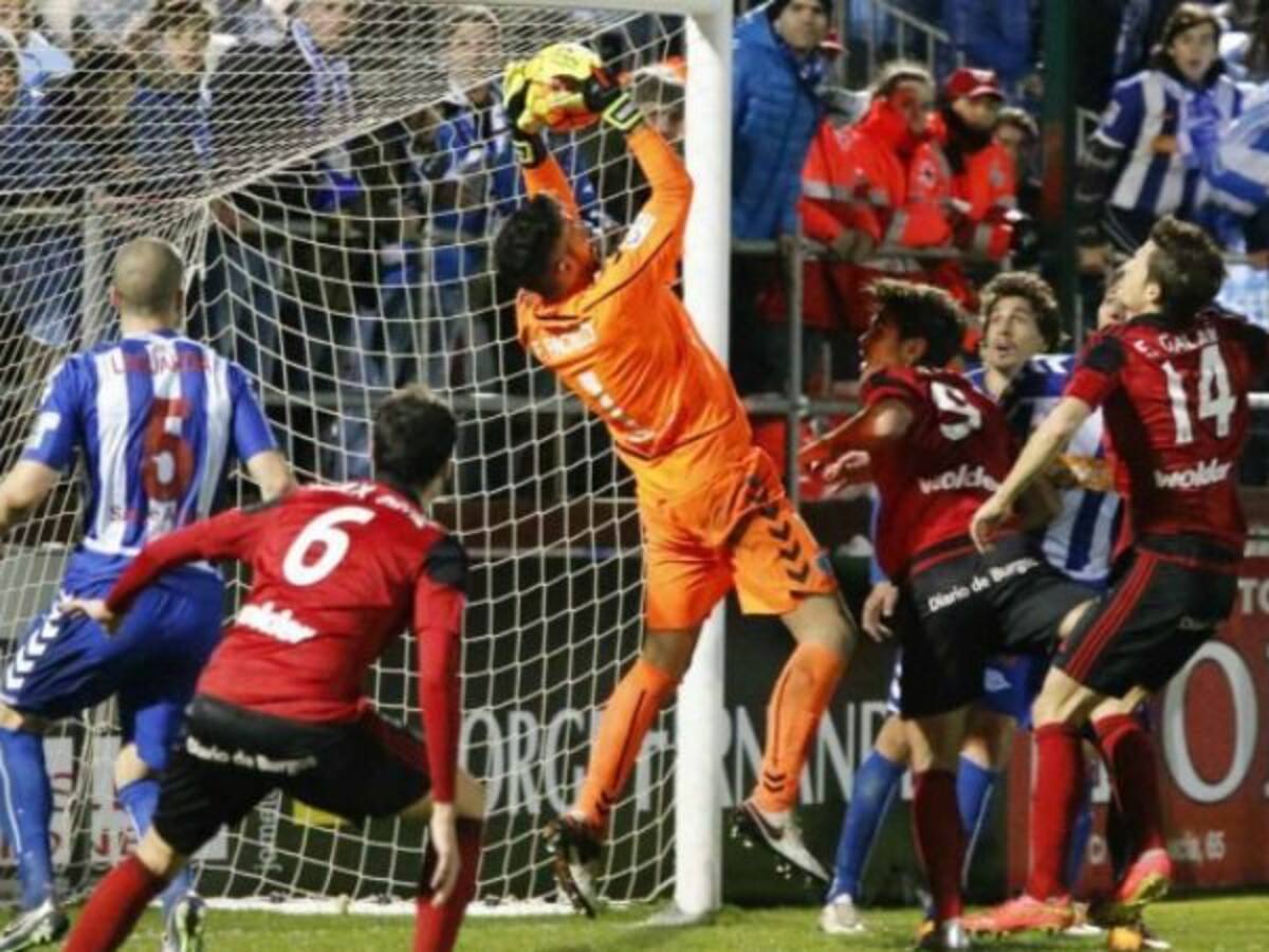 Fernando Pacheco salva al Alavés de una derrota en Anduva ante el Mirandés (0-0)
