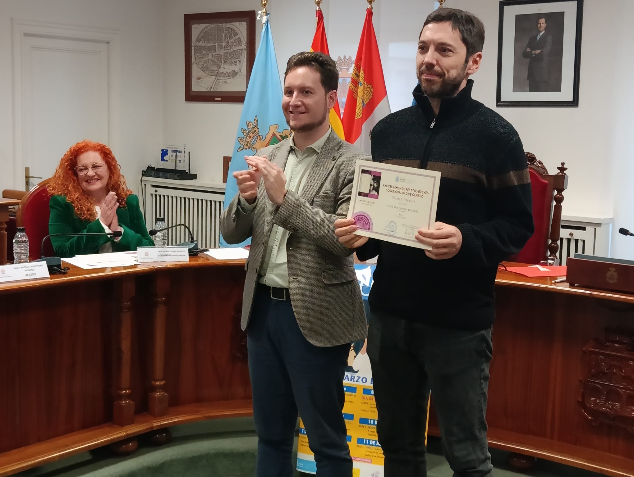 Ganador del certamen con el alcalde