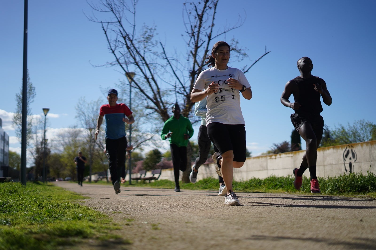 Personas que huyeron de su país han encontrado en el deporte un refugio para combatir la depresión y la ansiedad.