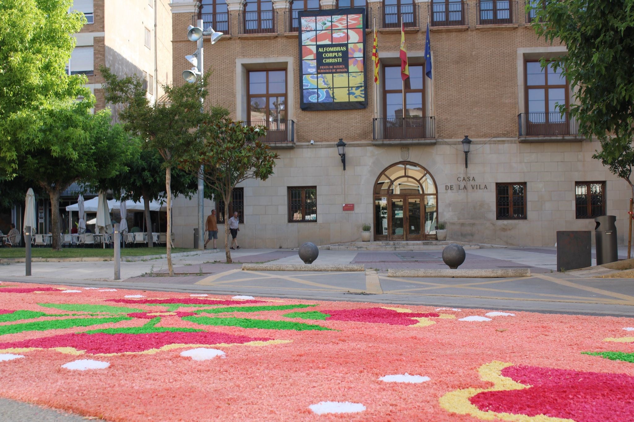 Alfombras en Tamarite de Litera con motivo de la festividad del Corpus Christi