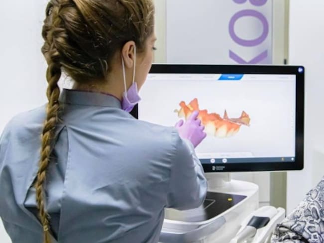 La Dra. Irene Esteve en su consulta