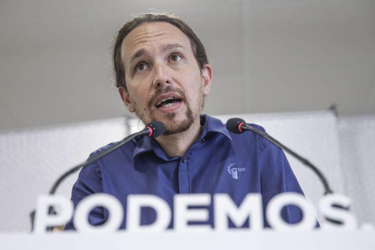 GRA100. MADRID, 24/08/2015.- El líder de Podemos, Pablo Iglesias, durante la rueda de prensa que ha ofrecido tras la reunión del Consejo de Coordinación de la formación. EFE/Emilio Naranjo