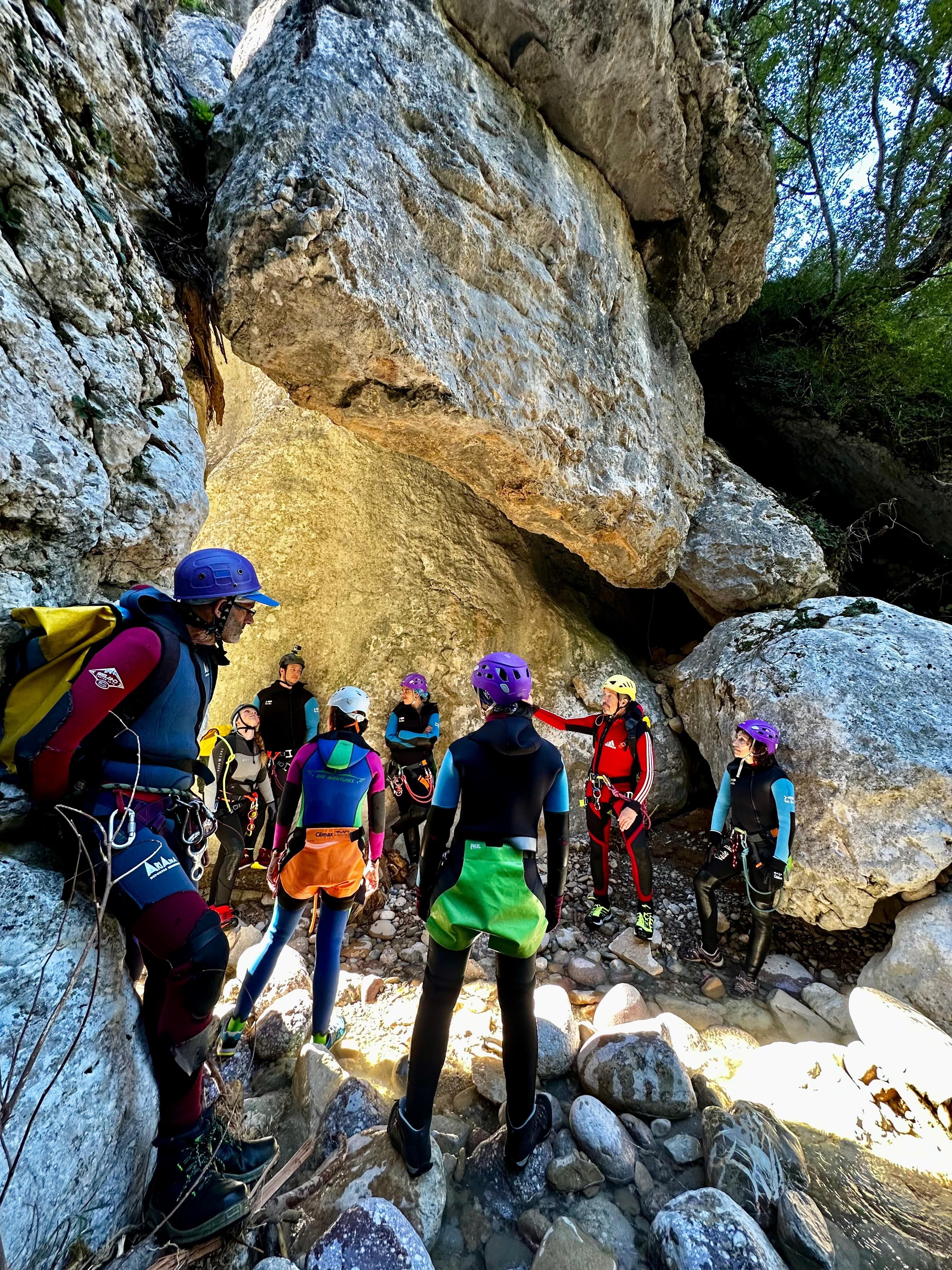 El club de Montaña Nabain organiza por segundo año consecutivo una salida interpretada geológico-barranquista.