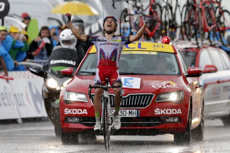 El ciclista Joaquim &quot;Purito&quot; Rodríguez celebra su victoria en la decimosegunda etapa del Tour de Francia