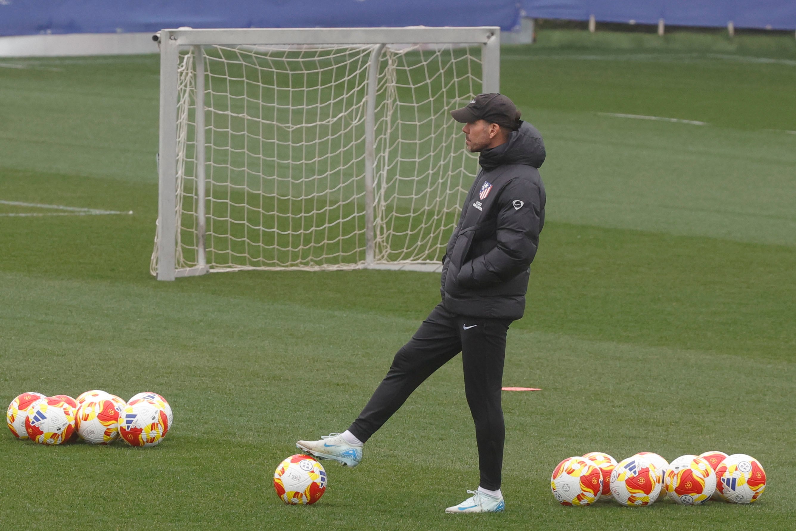 Diego Pablo Simeone, durante un entrenamiento con el Atlético de Madrid