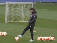 Diego Pablo Simeone, durante un entrenamiento con el Atlético de Madrid