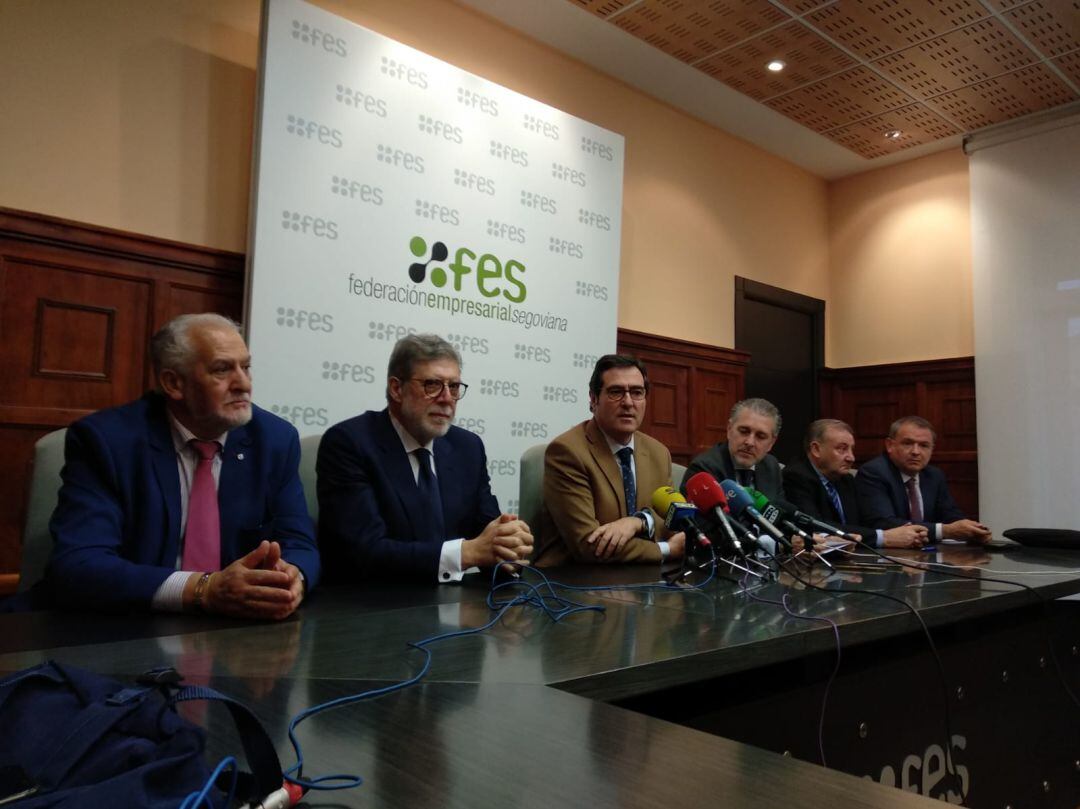 El presidente de la CEOE Antonio Garamendi antes de la junta directiva de la FES