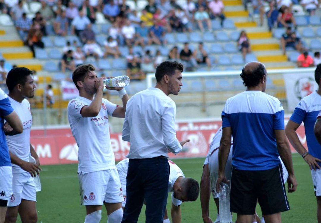 Víctor Cea y su plantilla siguen buscando el camino