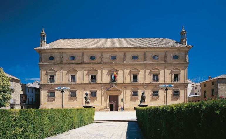 Fachada del Ayuntamiento de Úbeda en la Plaza Vázquez de Molina.