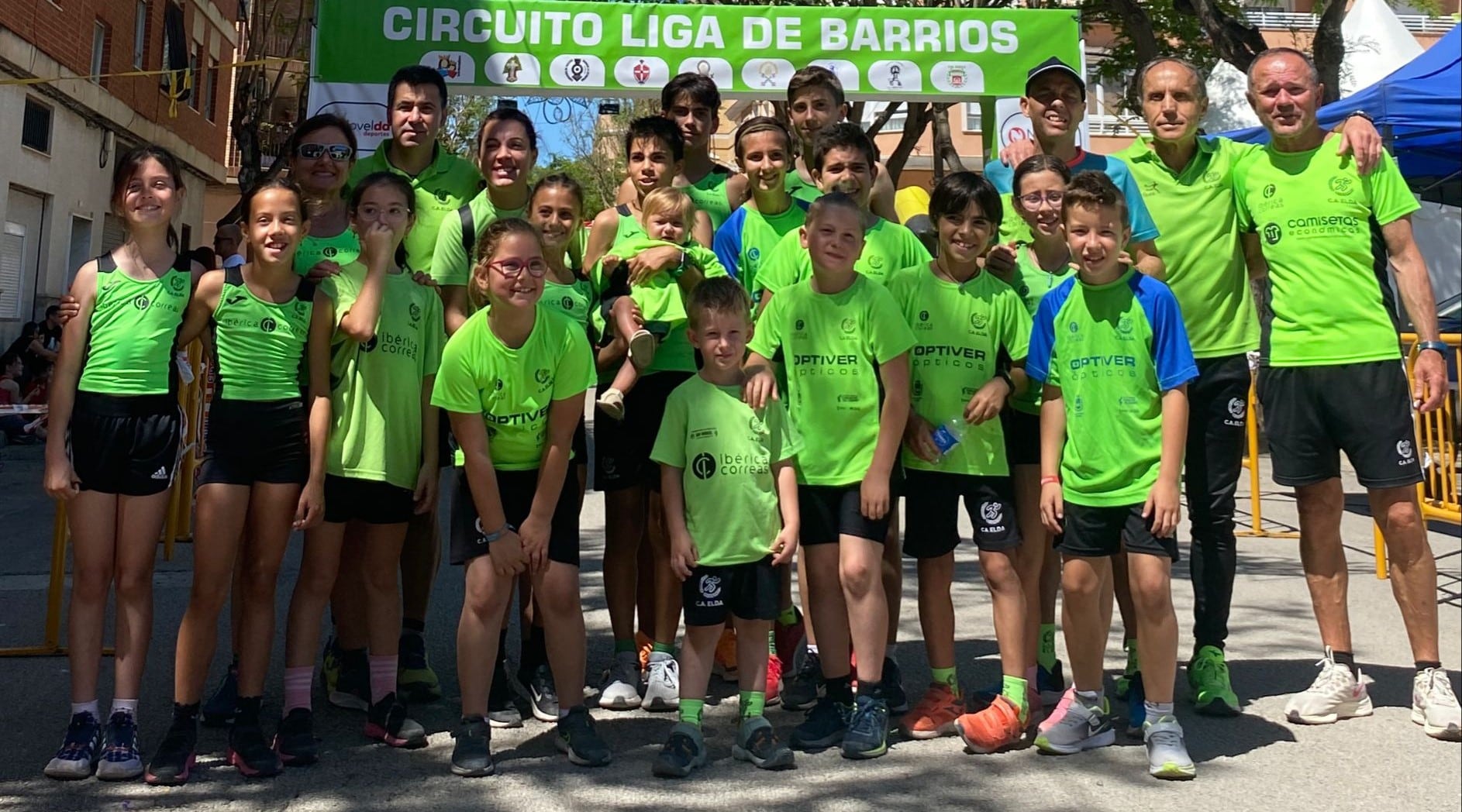 Atletas del C. A. Elda en el Circuito Liga de Barrios de Novelda